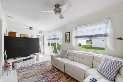 2377 SW 8th Avenue, Boynton Beach, FL 33426 - Photo 9