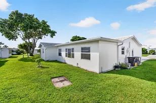 2377 SW 8th Ave, Boynton Beach, FL 33426 - Photo 27