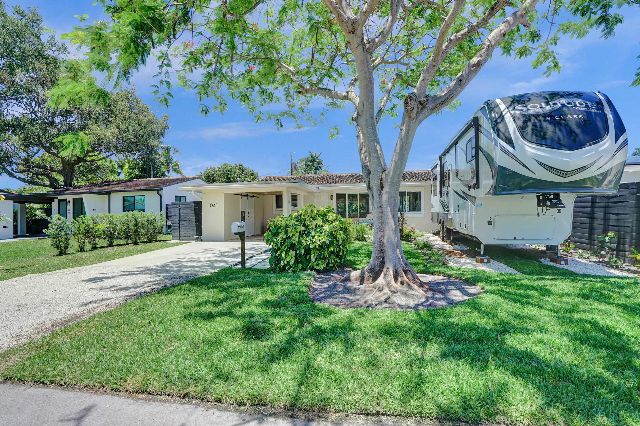 1041 SW 32nd St - 1041 SW 32nd St, Fort Lauderdale, FL 33315 Luxury Property | Jose Angel Pina