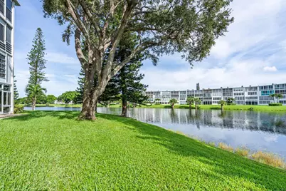 1038 Cambridge B, Deerfield Beach, FL 33442 - Photo 15