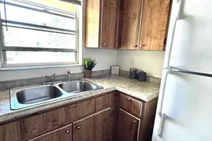 117 N E St, Lake Worth Beach, FL 33460 - Photo 1