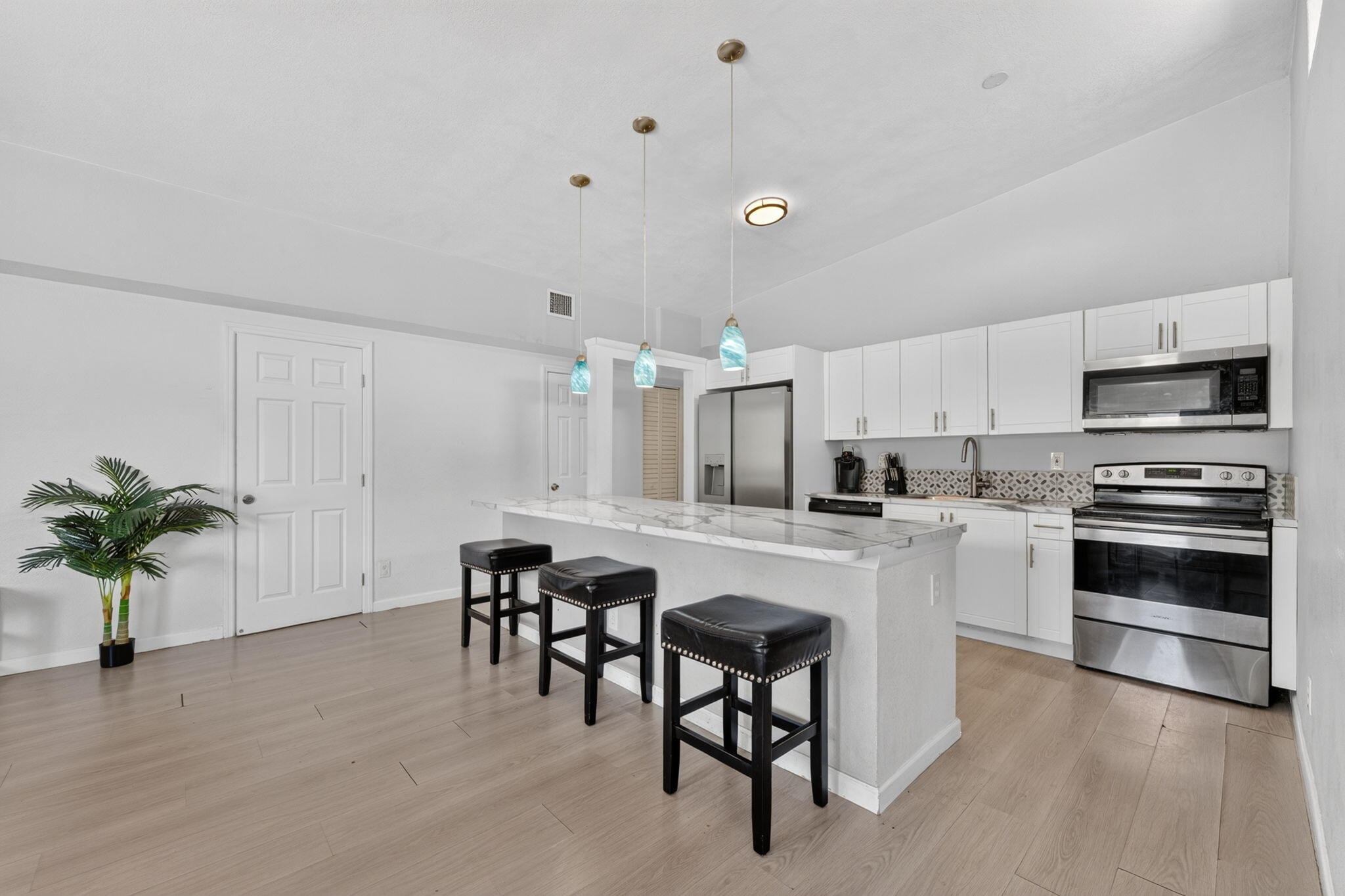 910 NW 17th Ave - 910 NW 17th Ave, Fort Lauderdale, FL 33311 Luxury Property | Jose Angel Pina
