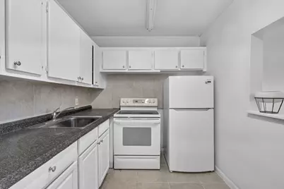 210 Canterbury J #210, West Palm Beach, FL 33417 - Photo 9