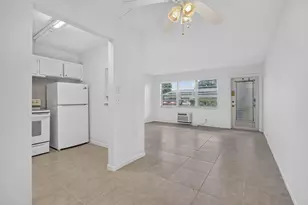 210 Canterbury J, West Palm Beach, FL 33417 - Photo 5