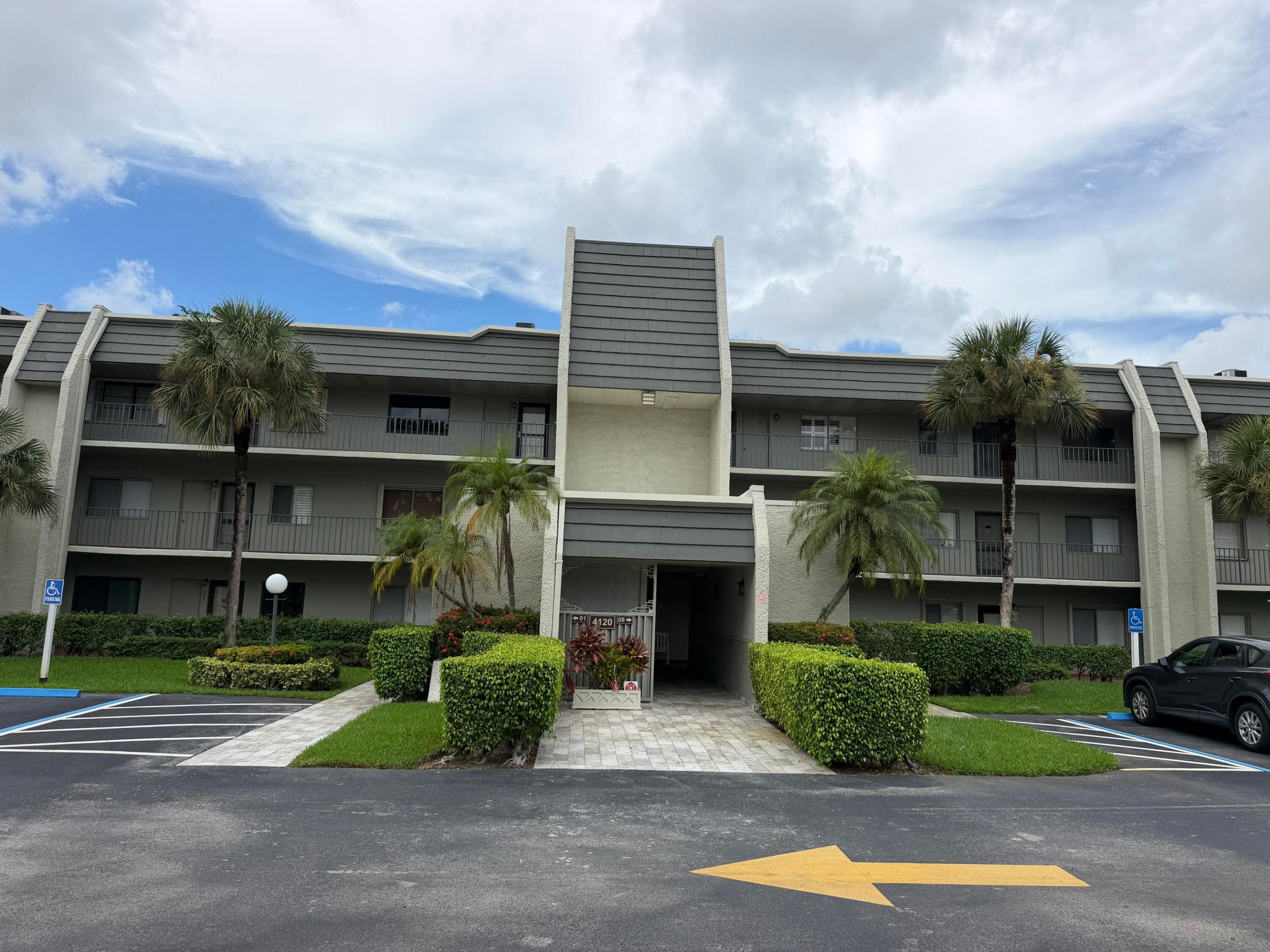 4120 Tivoli Ct #208 main architectural view