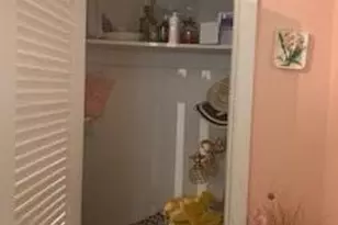 1011 SW 74th Ave, North Lauderdale, FL 33068 - Photo 5