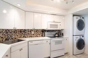 2000 Presidential Way, West Palm Beach, FL 33401 - Photo 31