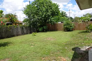 11751 Oleander Dr, Royal Palm Beach, FL 33411 - Photo 17