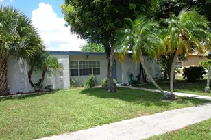11751 Oleander Dr, Royal Palm Beach, FL 33411 - Photo 3