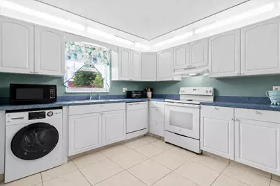 892 Worcester Lane #B, Lake Worth, FL 33467 - Photo 3