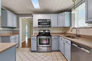 411 Evergreen Dr, Lake Park, FL 33403 - Photo 13