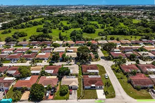 1060 NW 49th Ct, Deerfield Beach, FL 33064 - Photo 35