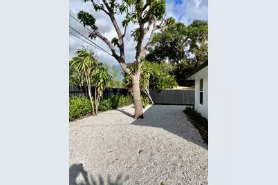 140 SW 5th Avenue, Delray Beach, FL 33444 - Photo 11
