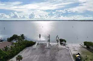 1811 Melaleuca Dr, Fort Pierce, FL 34949 - Photo 15