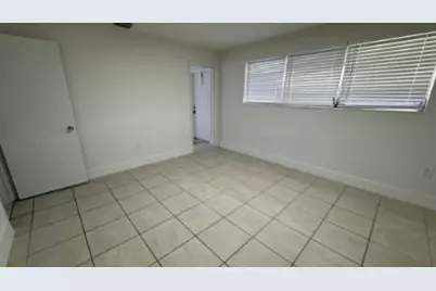 842 S 63rd Avenue, Hollywood, FL 33023 - Photo 5