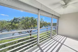 3025 Newcastle B, Boca Raton, FL 33434 - Photo 3