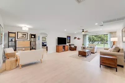 10376 W Tara Boulevard, Boynton Beach, FL 33437 - Photo 15