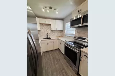 35 W 11th Street, Riviera Beach, FL 33404 - Photo 9