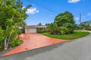 1513 NE 28th Dr, Wilton Manors, FL 33334 - Photo 1