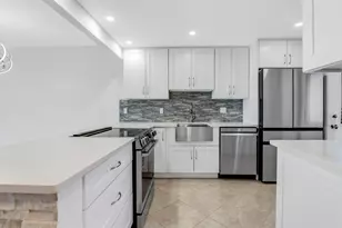 2651 S Palm Aire Dr, Pompano Beach, FL 33069 - Photo 17