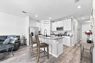 6351 Sailpointe Ln, West Palm Beach, FL 33413 - Photo 5