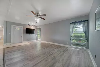 6311 NW 72nd Avenue, Tamarac, FL 33321 - Photo 7