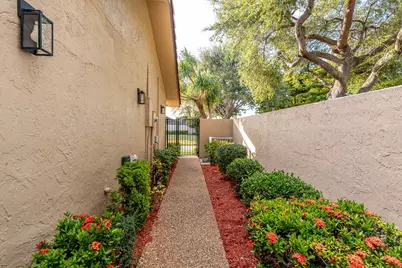 6876 Palmar Court, Boca Raton, FL 33433 - Photo 3