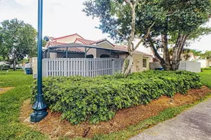 1370 Cottonwood Cir, Weston, FL 33326 - Photo 25