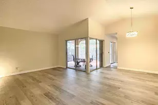1370 Cottonwood Cir, Weston, FL 33326 - Photo 5