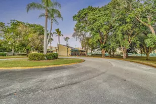 2786 Tennis Club Dr, West Palm Beach, FL 33417 - Photo 35