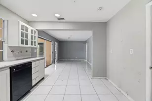 2700 NW 36th Ave, Lauderdale Lakes, FL 33311 - Photo 13