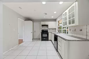 2700 NW 36th Ave, Lauderdale Lakes, FL 33311 - Photo 11