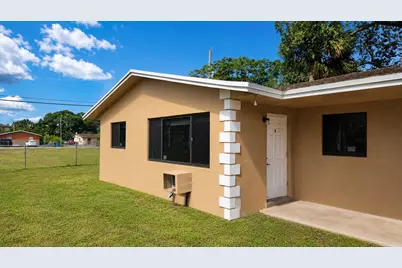 435 NW 41st Street #4, Oakland Park, FL 33309 - Photo 1