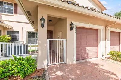 3505 Lakeside Drive, Davie, FL 33328 - Photo 3
