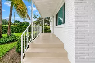 2516 Lorraine Ct, North Palm Beach, FL 33403 - Photo 5