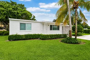 2516 Lorraine Ct, North Palm Beach, FL 33403 - Photo 1