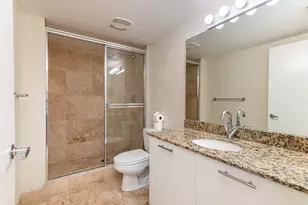 41 SE 5th St, Miami, FL 33131 - Photo 13