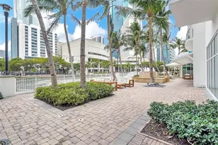 41 SE 5th St, Miami, FL 33131 - Photo 29