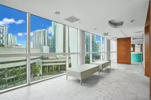 41 SE 5th St, Miami, FL 33131 - Photo 23
