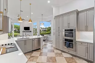 10821 Blue Palm St, Plantation, FL 33324 - Photo 9