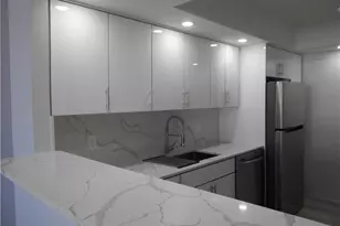 1301 NE Miami Gardens Dr, Miami, FL 33179 - Photo 1