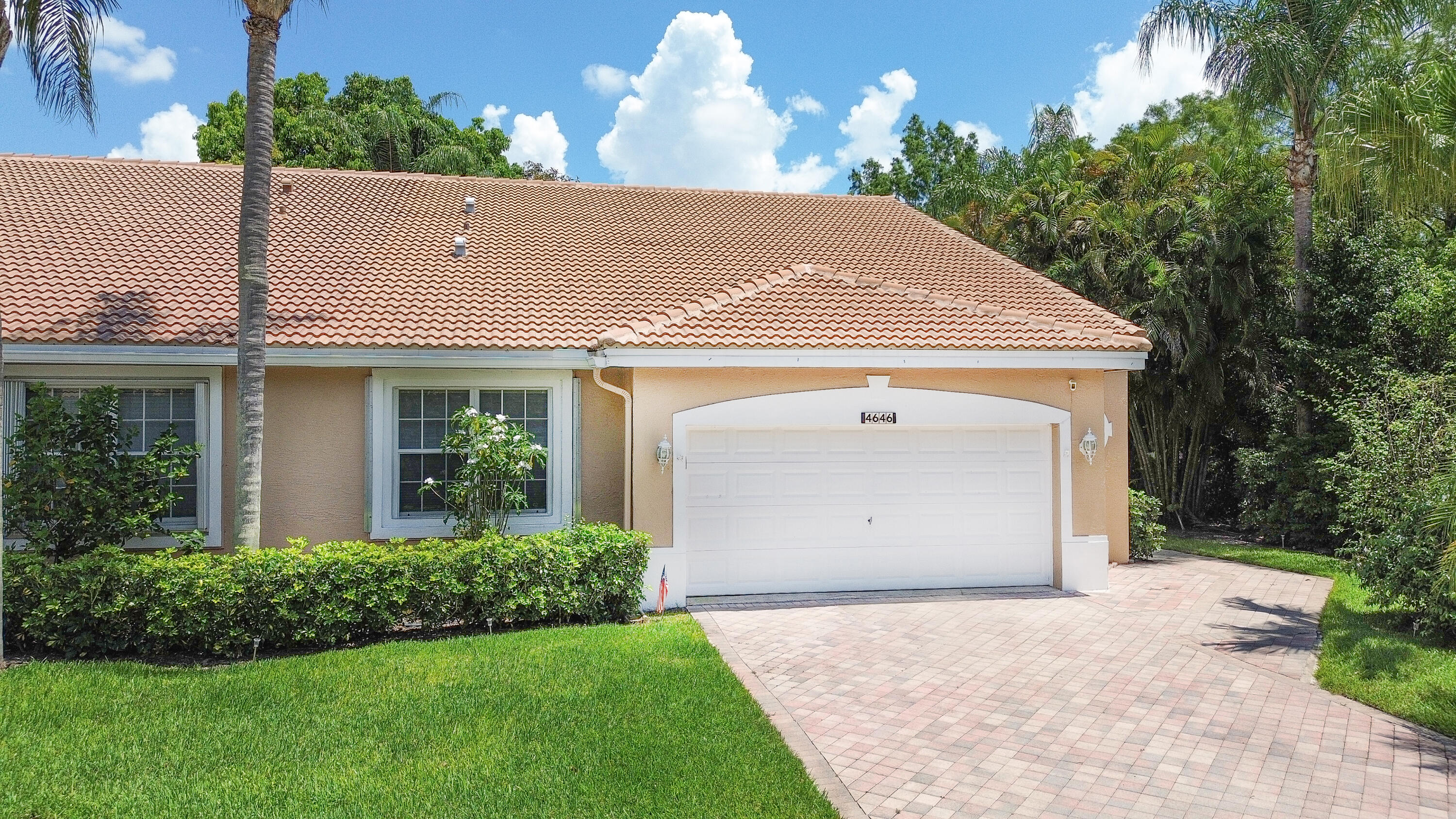 4646 Carlton Golf Dr - 4646 Carlton Golf Dr, Wellington, FL 33449 Luxury Property | Jose Angel Pina