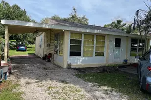 1702 S 31st St, Fort Pierce, FL 34947 - Photo 1