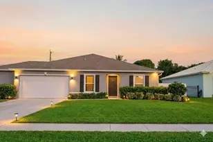 2507 SE Charleston Dr, Port Saint Lucie, FL 34952 - Photo 1