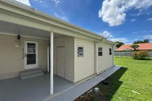8629 Crown Dr, Boynton Beach, FL 33436 - Photo 3
