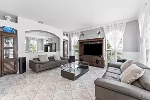 16363 Segovia Cir S, Pembroke Pines, FL 33331 - Photo 19