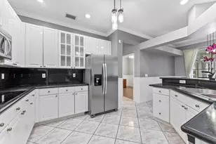 16363 Segovia Cir S, Pembroke Pines, FL 33331 - Photo 15