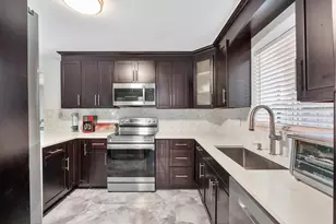 545 S Lake Dr, Lantana, FL 33462 - Photo 15