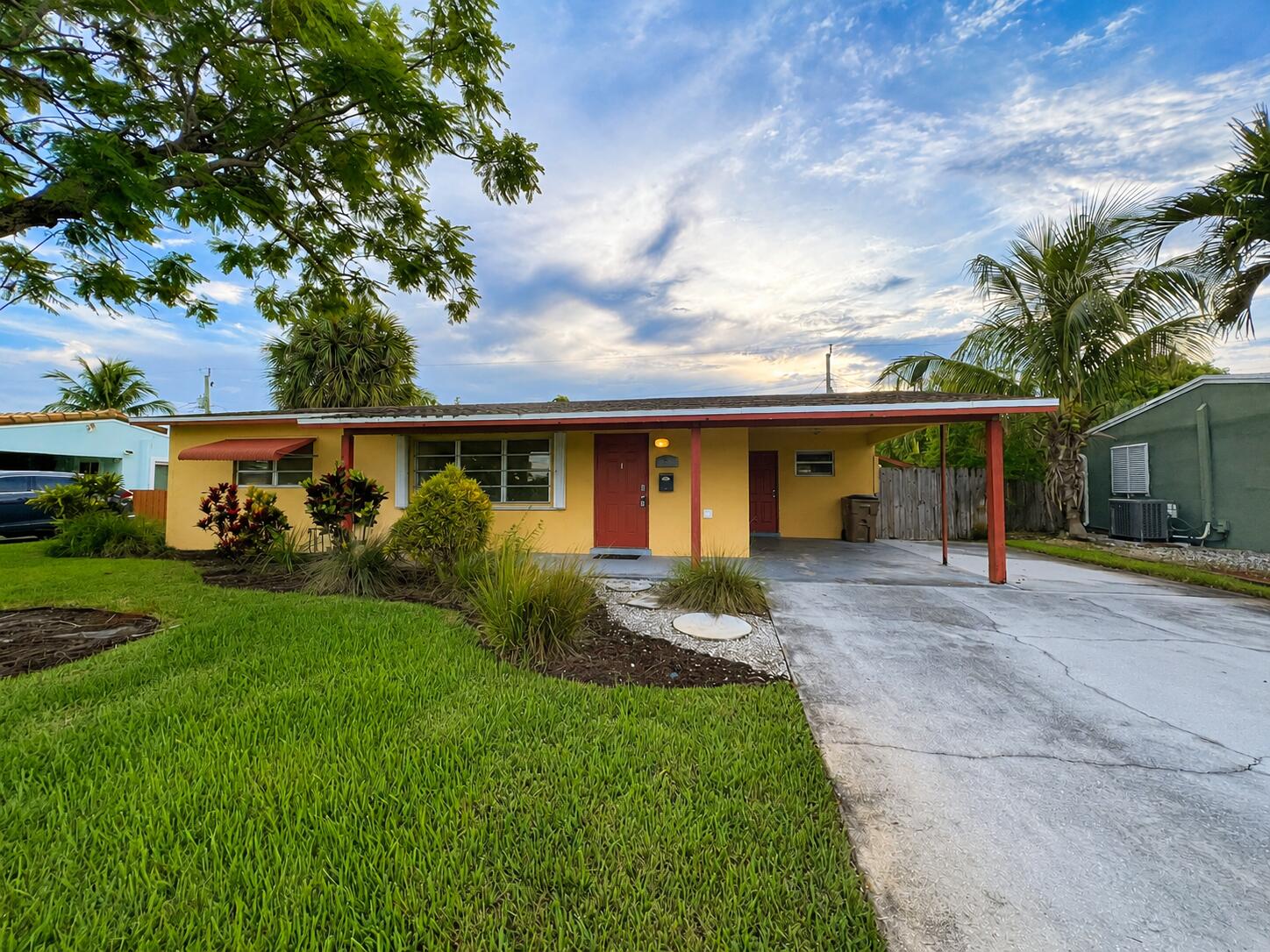 1401 S Deerfield Ave main architectural view