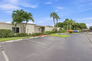 2538 Boundbrook Dr S, West Palm Beach, FL 33406 - Photo 5